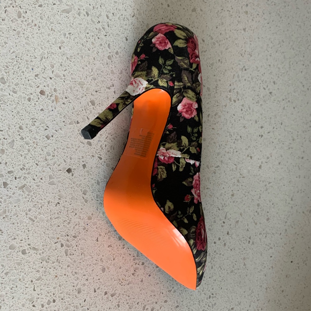 Joe Fresh Spring High Heels - Picture 3 of 3